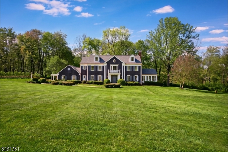 1 White Deer Ln