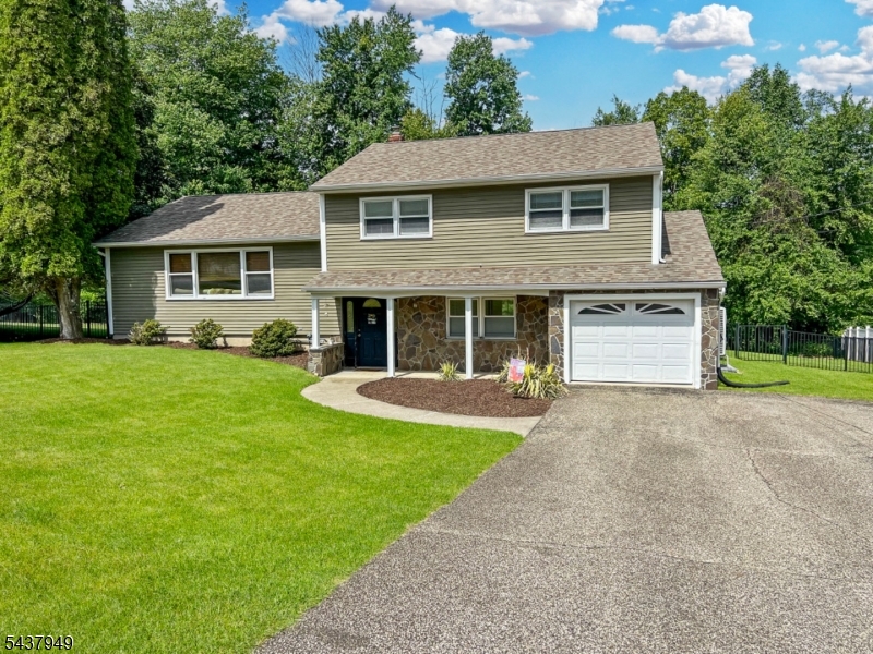 24 Westgate Dr
