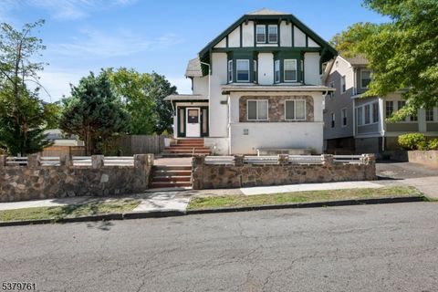 15 Vernon Pl East Orange City NJ 07017