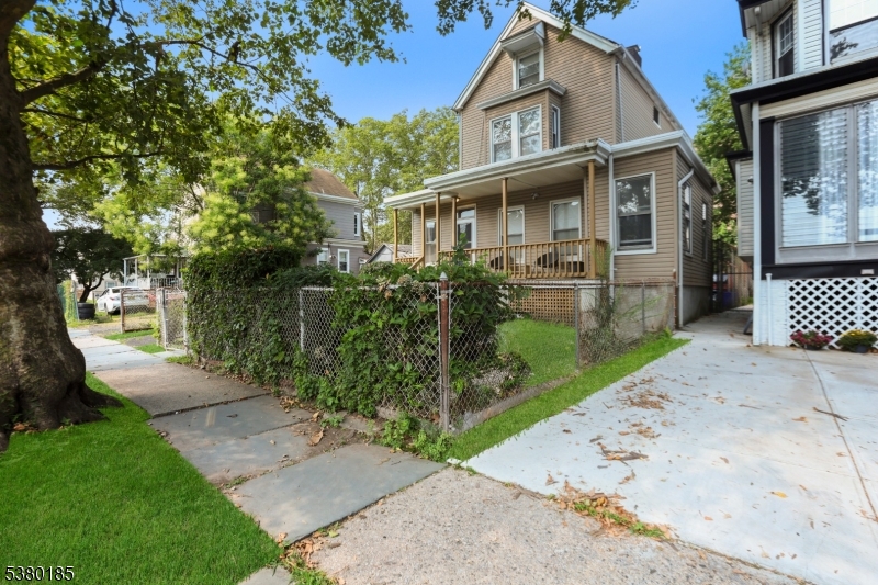 129 Greenwood Ave
