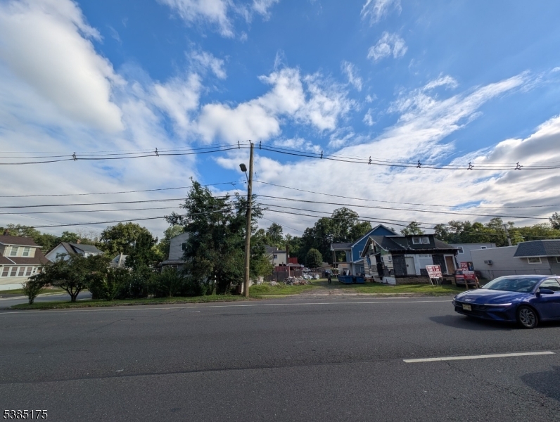 628 Route 22 East