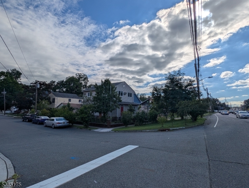628 Route 22 East