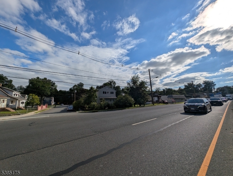 628 Route 22 East
