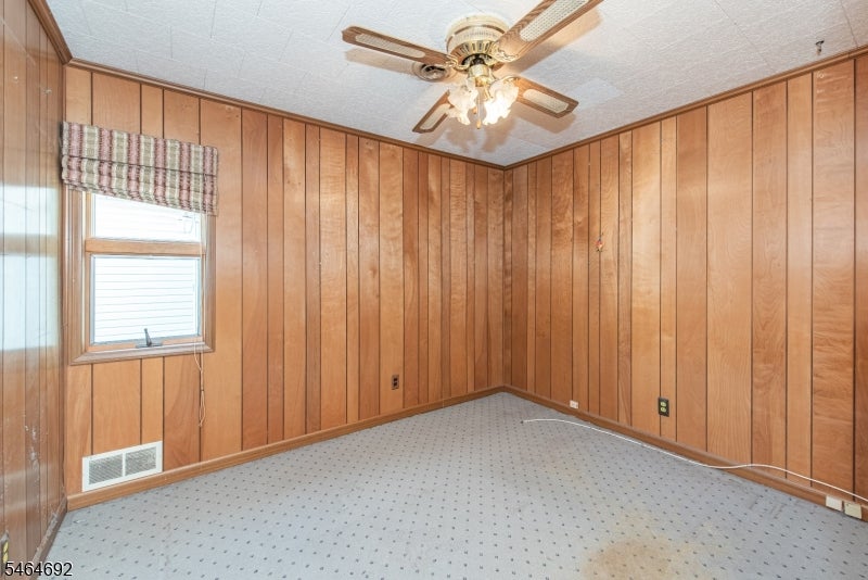 15-15 Jordan Rd