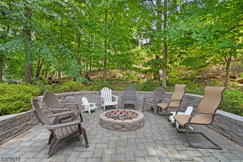 53 Sunset Lake Rd
