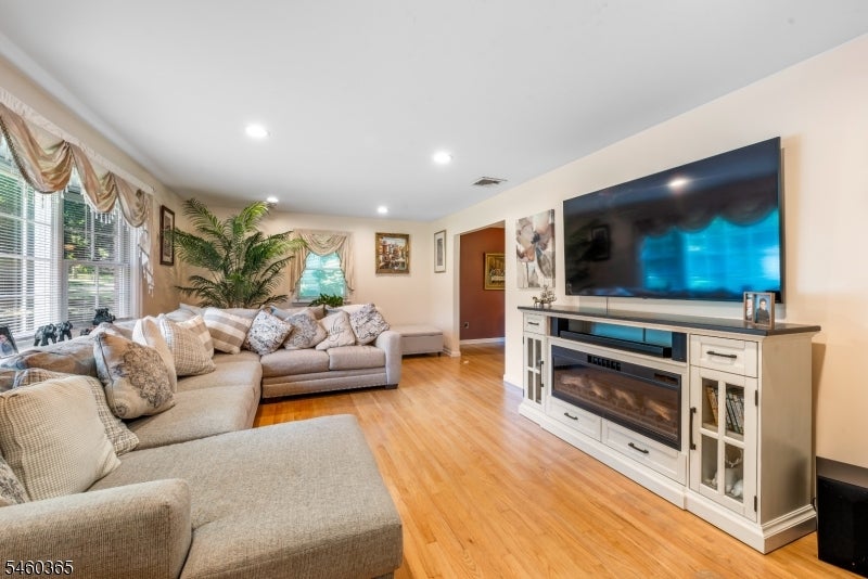 4 Harrison Rd