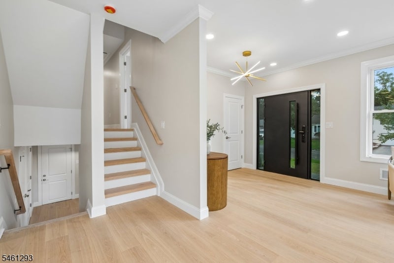 16 Alcott Dr