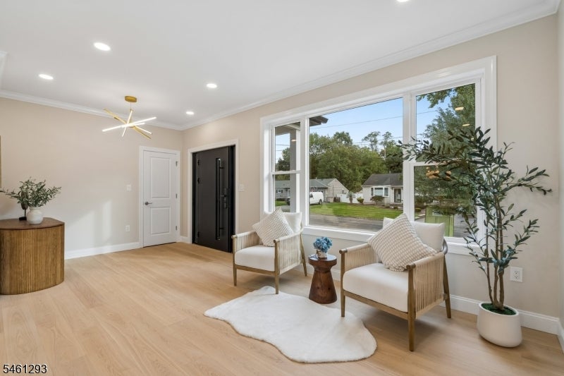 16 Alcott Dr