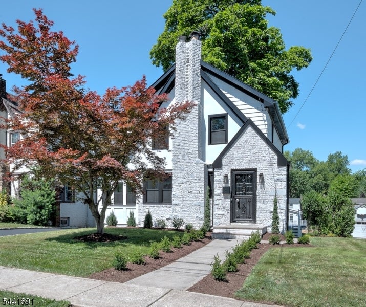 35 Sheridan Ave