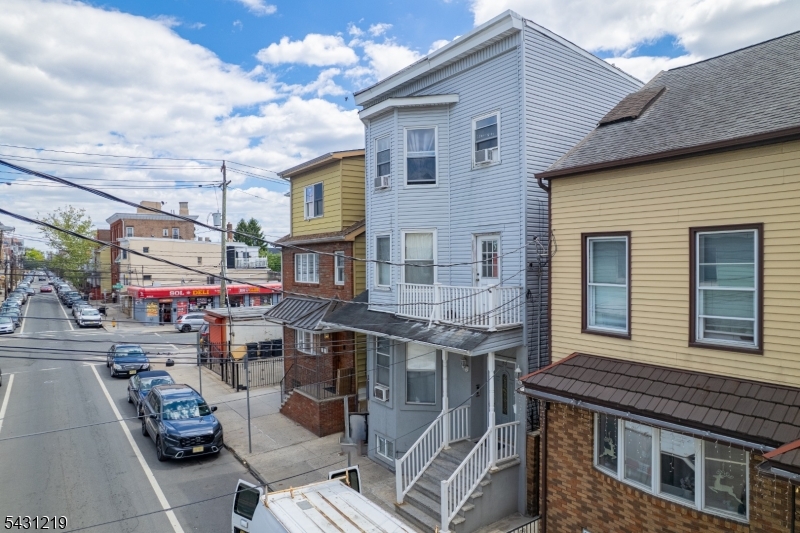 80 Elm St