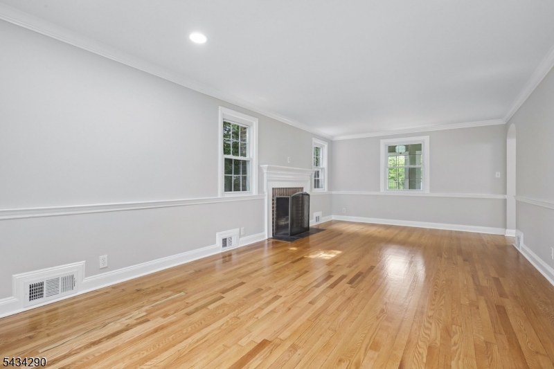 Homes for Sale in Northern NJ | ThisIsRiverEdge.com 39 Shadylawn Dr