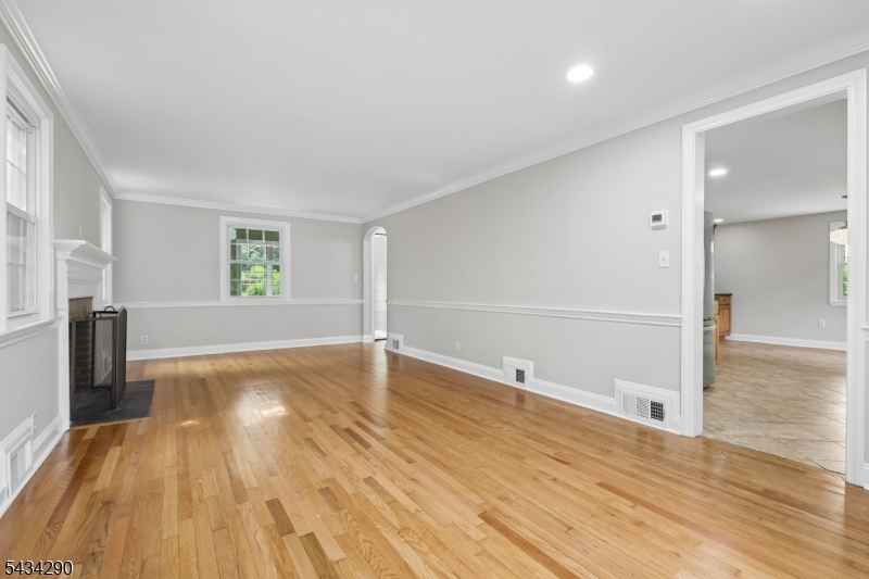 Homes for Sale in Northern NJ | ThisIsRiverEdge.com 39 Shadylawn Dr