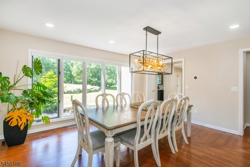 11 Vista Dr