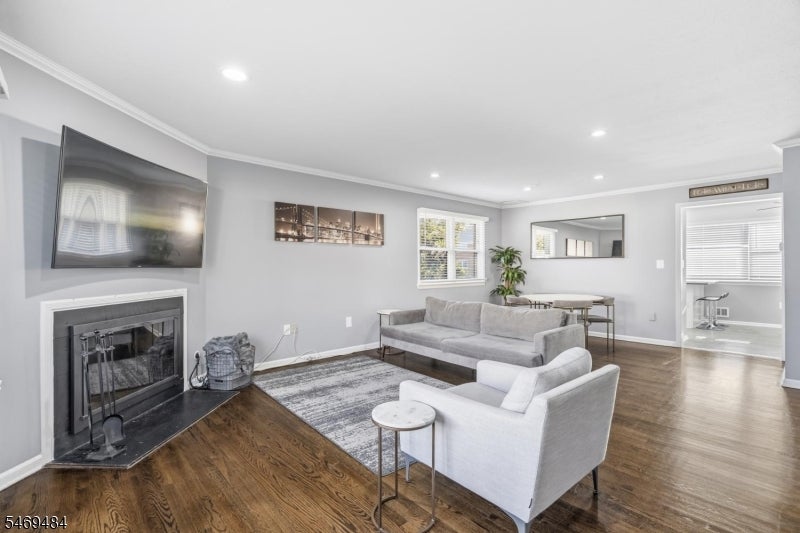 575 Grove F-1