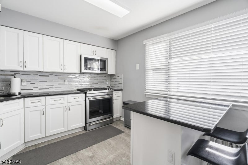 575 Grove F-1