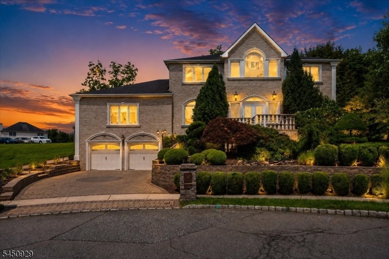 12 Byron Ct