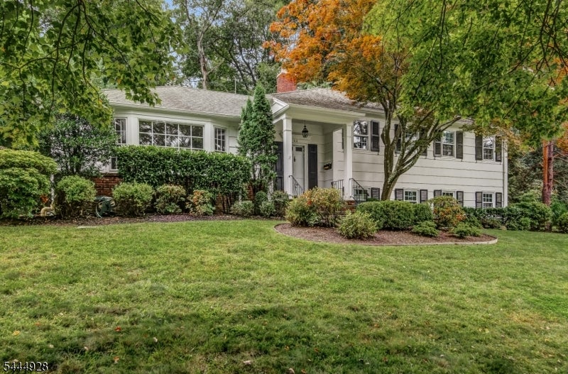 62 Candlewood Dr