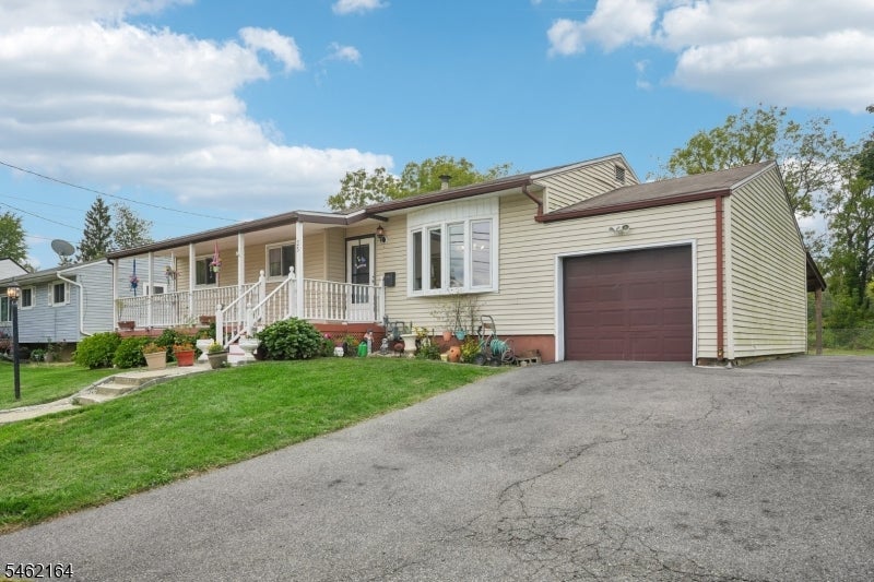 25 Lawrence Dr