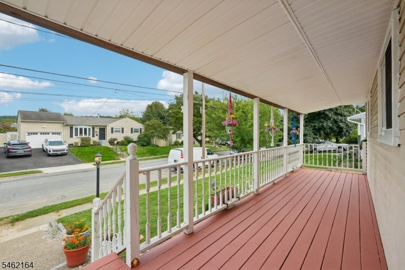 25 Lawrence Dr