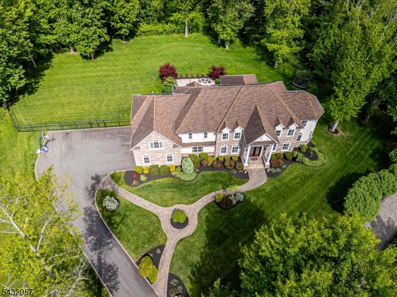 7 Alton Way