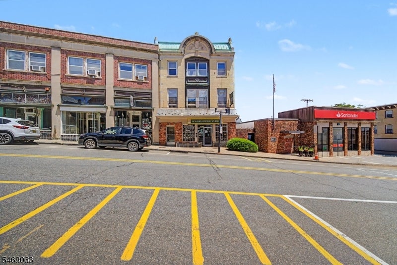 409 Main St 2F