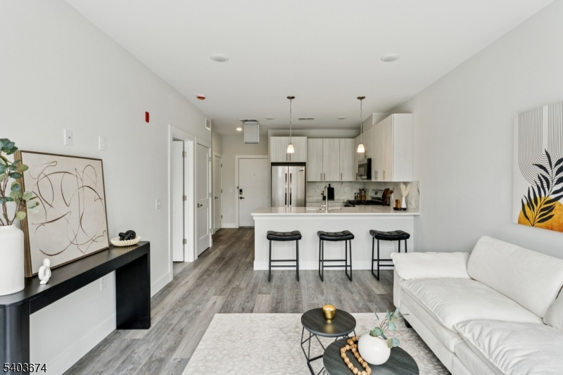 140 W Webster Ave 107