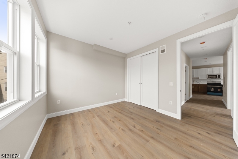 17 Wickham St 202