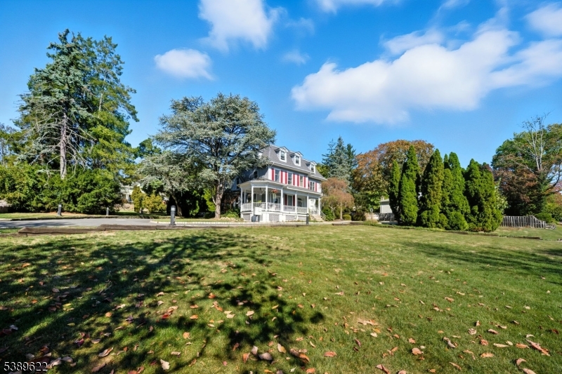 410 Cornelia St 6