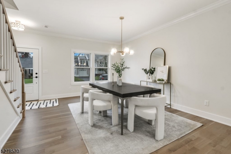 309 Bloomingdale Ave