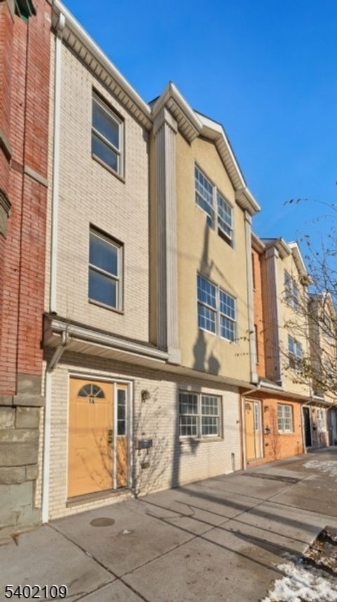 16 E Kinney St Newark City NJ 07102
