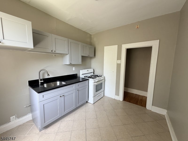16 Irving St Apt B6 B6