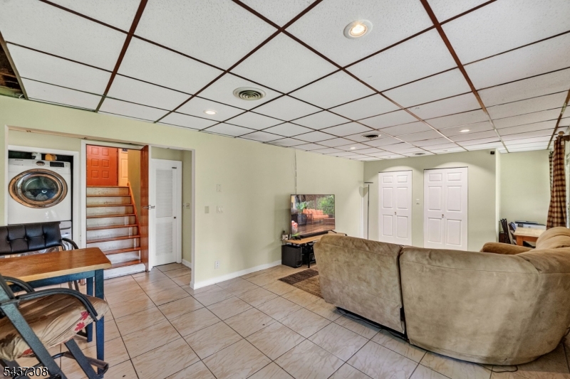 42 Goldfinch Ln