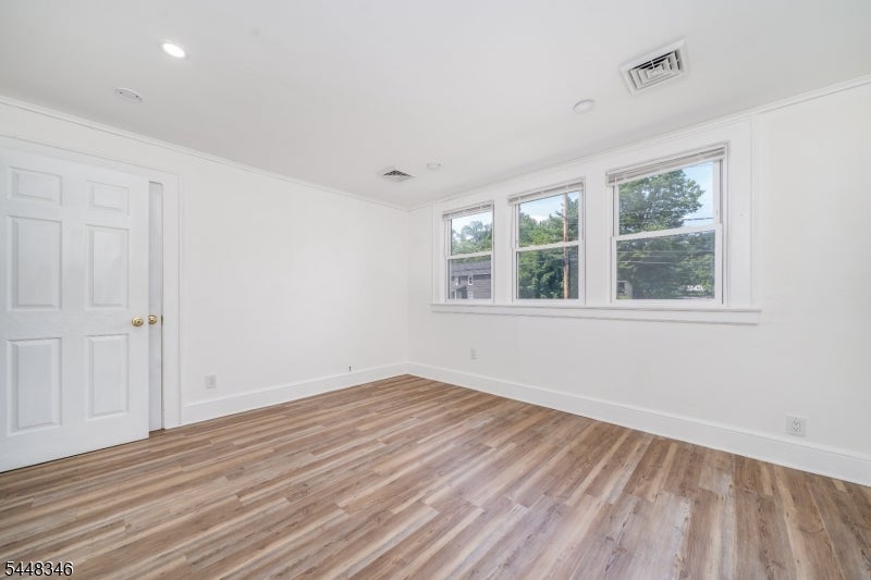 57 River Rd 2