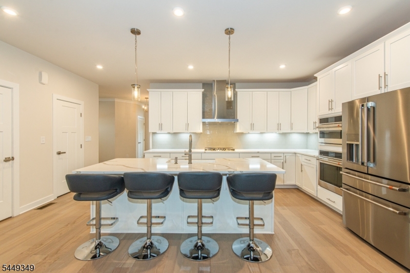 24 Willow Ln
