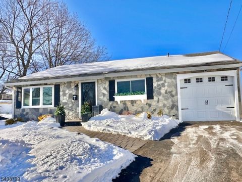 8 Willow Ct Sayreville Boro NJ 08859