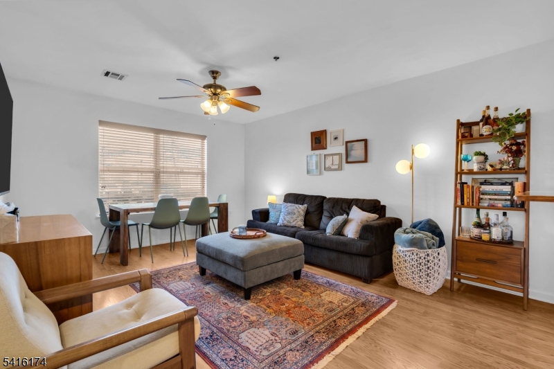 901 Stuyvesant Ave, Unit 102