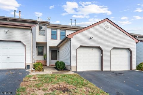 Photo of 276 Spruce Ct, Raritan, NJ 08822 (MLS # 3994346)