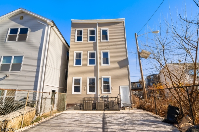 579 S 12Th St unit 2 3