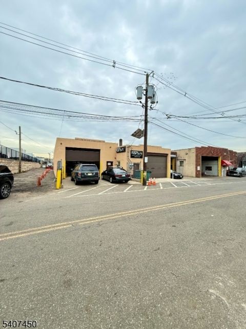 684 W Prospect Ave Fairview Boro NJ 07022