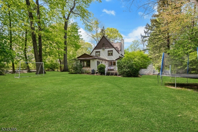 110 Kenilworth Rd