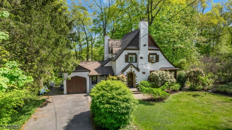 110 Kenilworth Rd