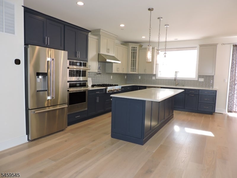 32 Melody Ln