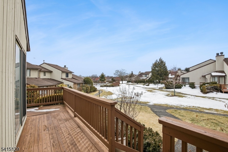 250 Ridgedale Ave Y6 Y6