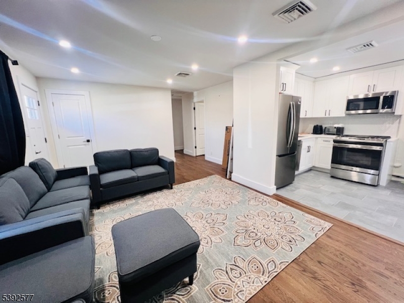 275 Valley Rd