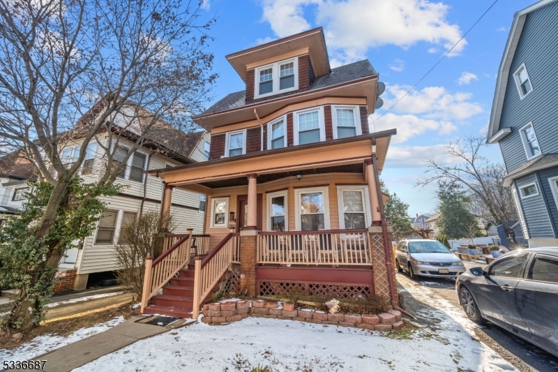 104 Riggs Pl