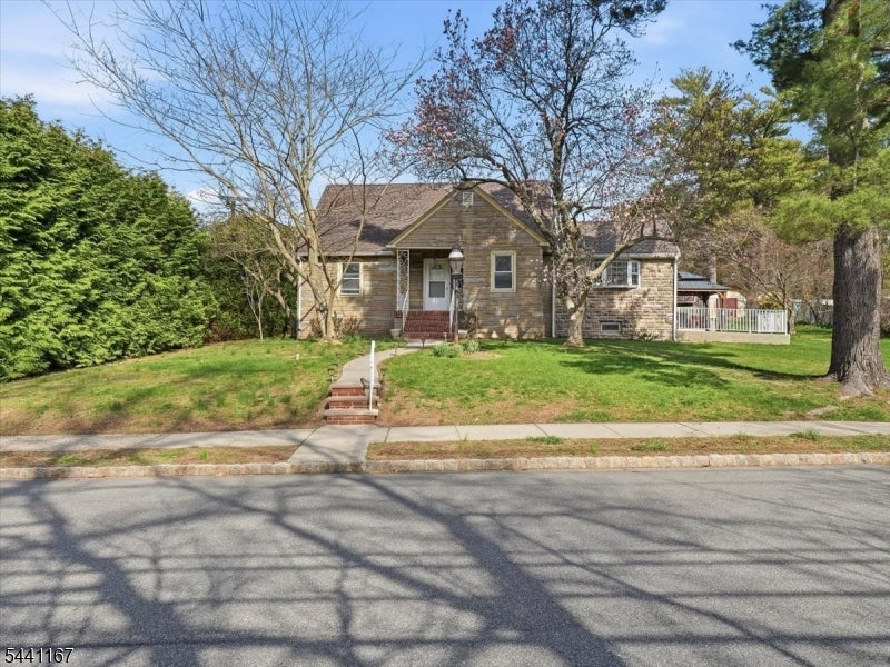 95 Sycamore Ave