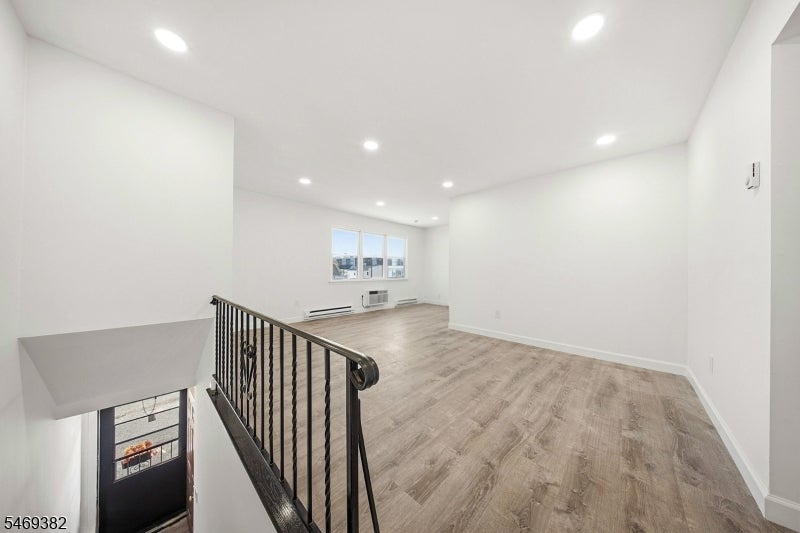 245 Edmund Ave 3