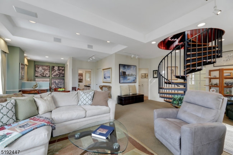 111 Mulberry St 9C