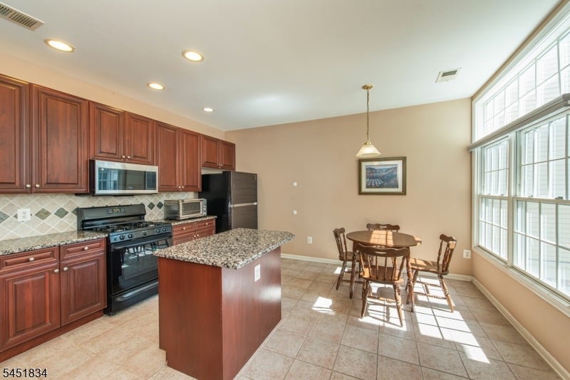 121 Turlington Ct