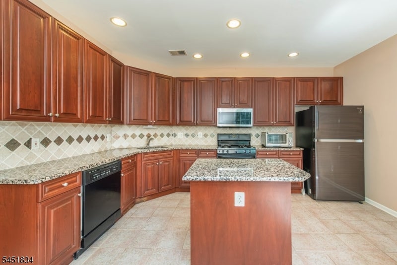 121 Turlington Ct